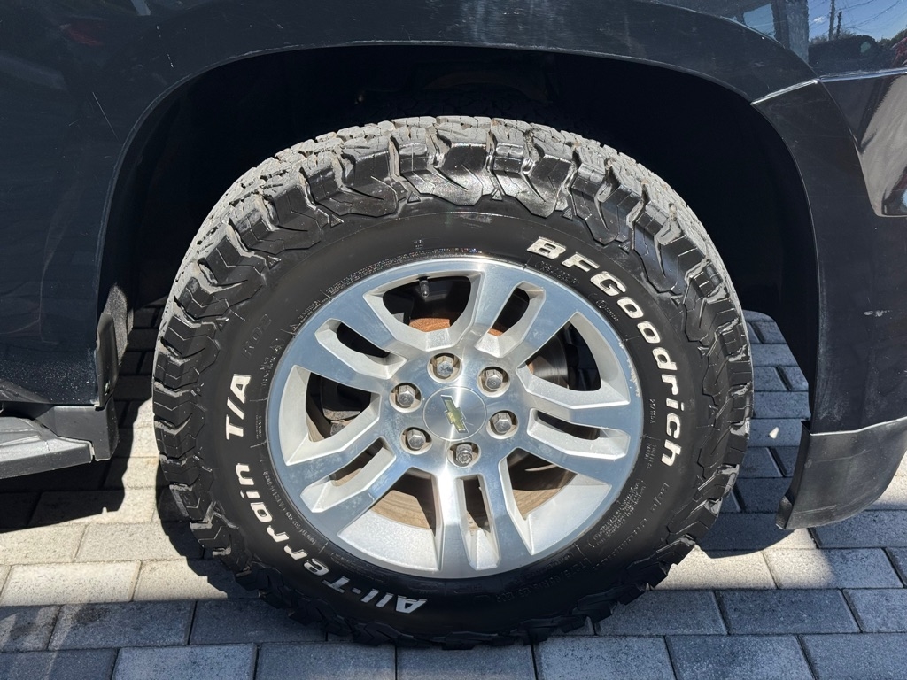 Chevrolet Suburban 2WD 4dr LT 2020