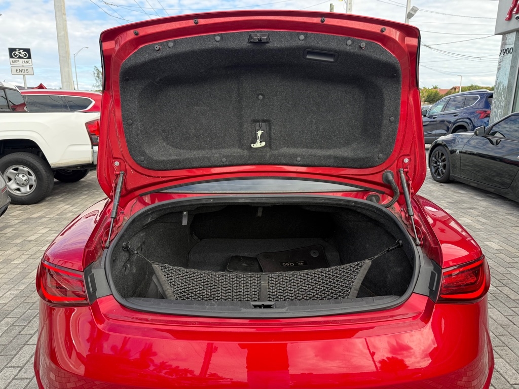 Infiniti Q60 LUXE RWD 2022