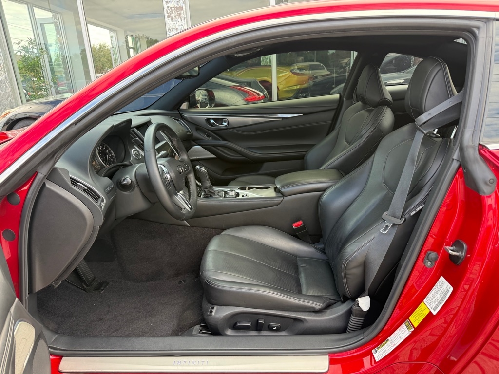 Infiniti Q60 LUXE RWD 2022