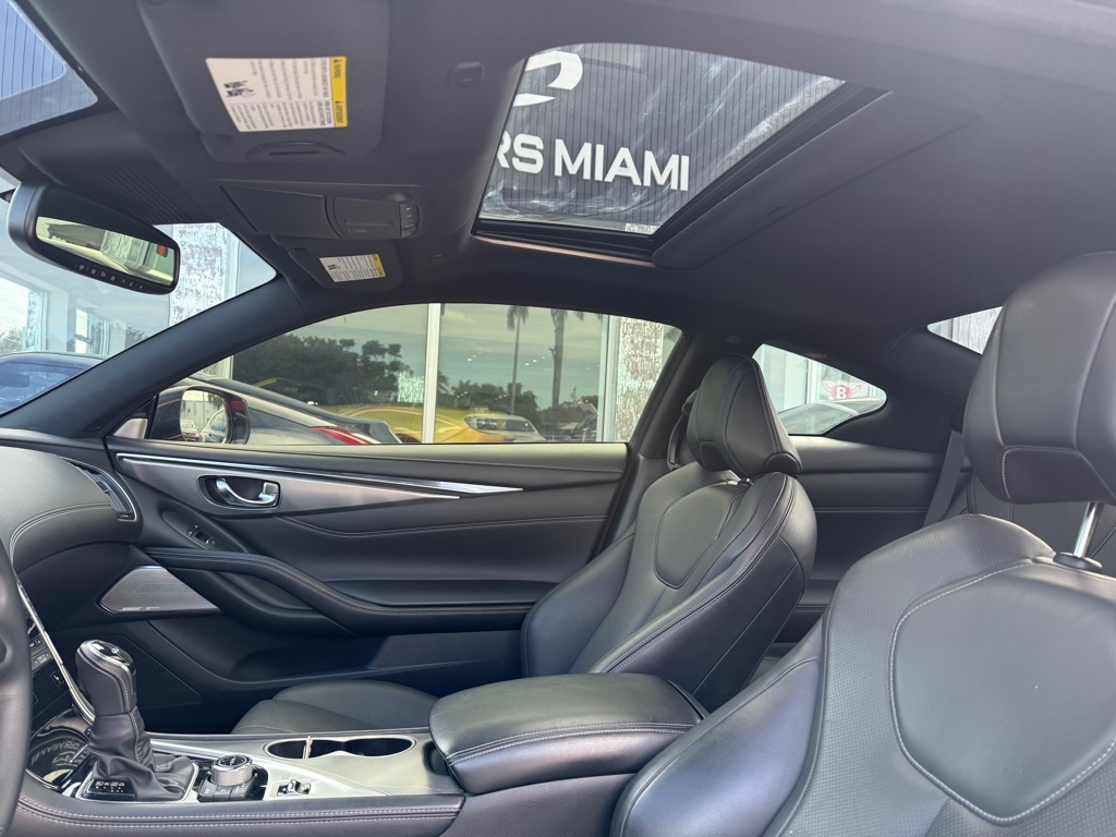 Infiniti Q60 LUXE RWD 2022