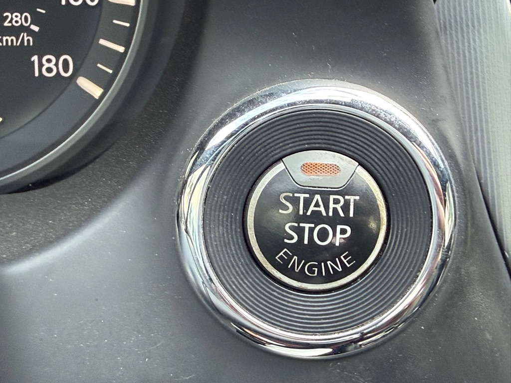 Infiniti Q60 LUXE RWD 2022