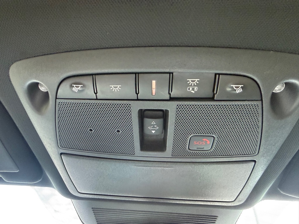 Infiniti Q60 LUXE RWD 2022