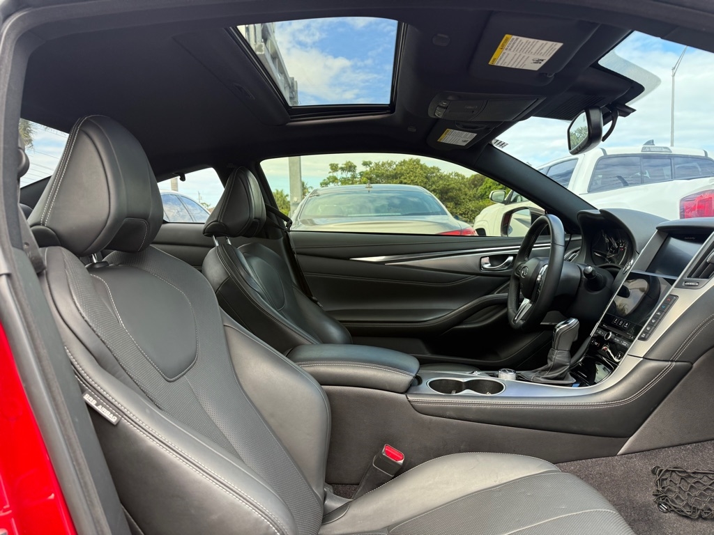 Infiniti Q60 LUXE RWD 2022