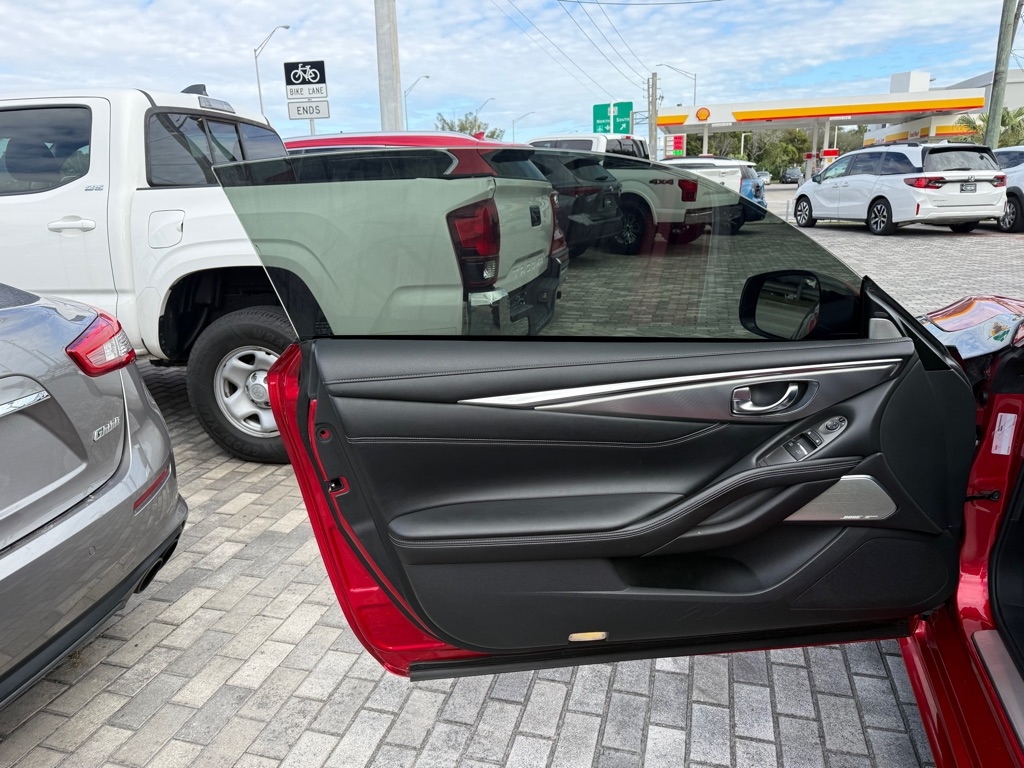 Infiniti Q60 LUXE RWD 2022