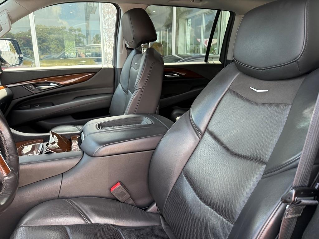 Cadillac Escalade ESV 4WD 4dr Luxury 2020