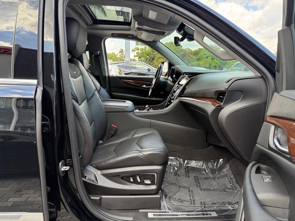Cadillac Escalade ESV 4WD 4dr Luxury 2020
