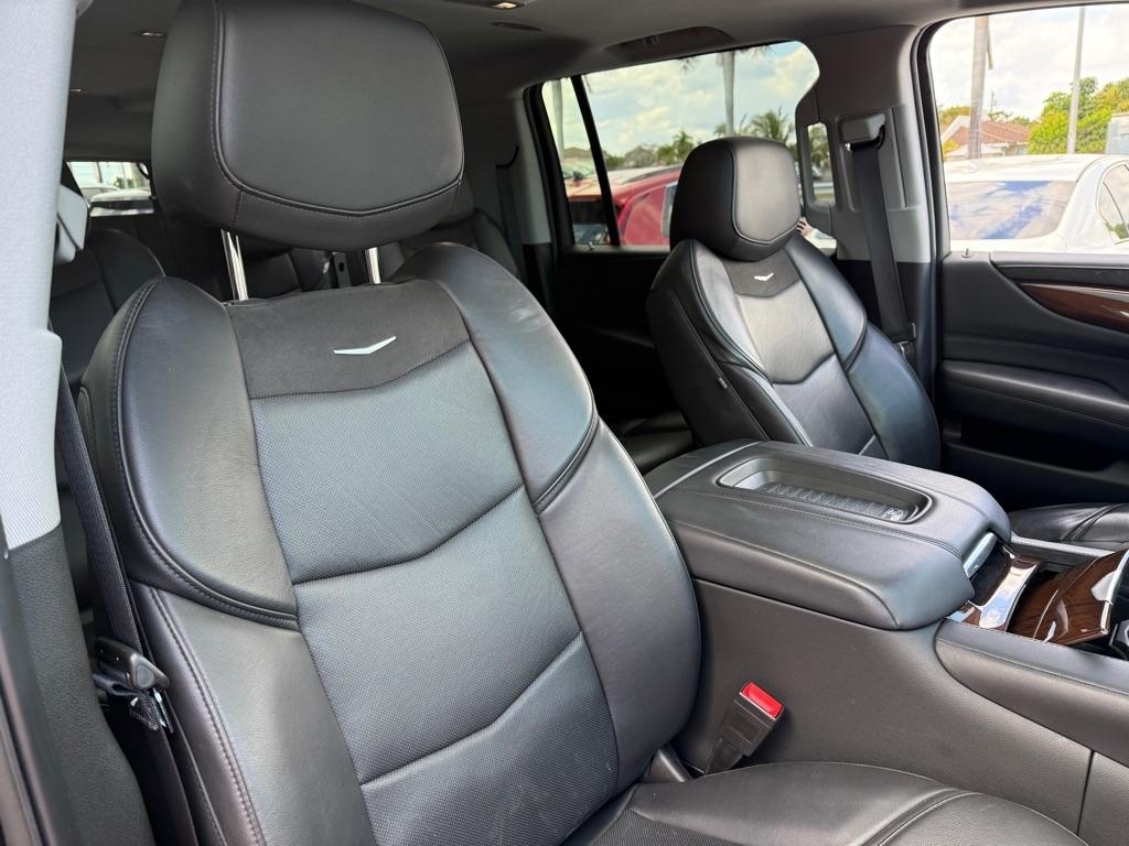 Cadillac Escalade ESV 4WD 4dr Luxury 2020