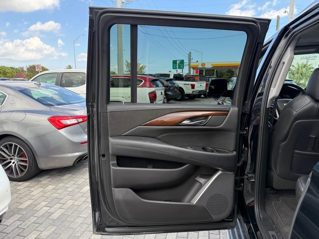 Cadillac Escalade ESV 4WD 4dr Luxury 2020