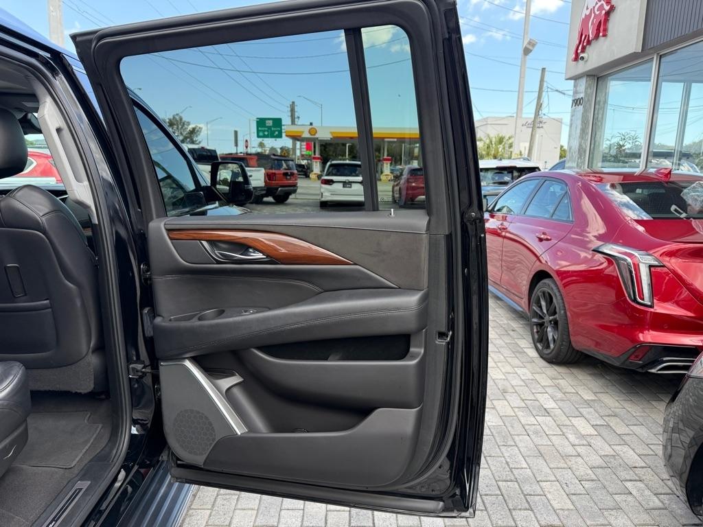 Cadillac Escalade ESV 4WD 4dr Luxury 2020