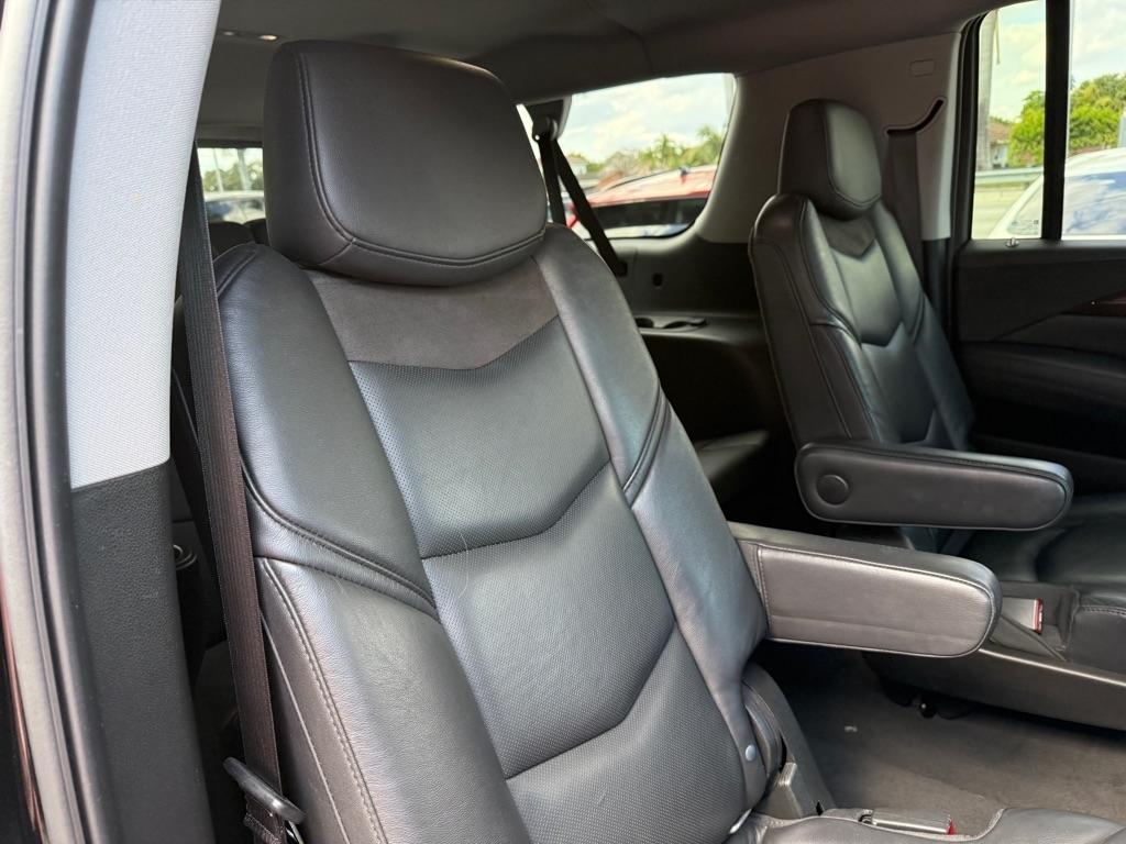 Cadillac Escalade ESV 4WD 4dr Luxury 2020