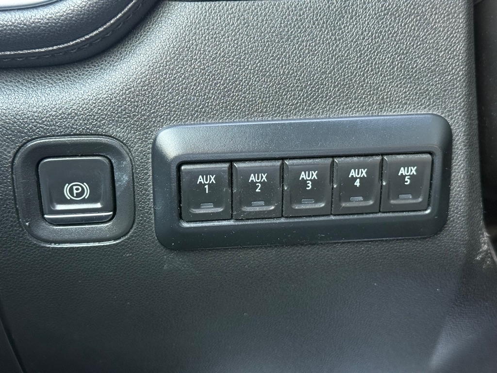 Chevrolet Silverado 3500HD 4WD Crew Cab 172" LT 2020