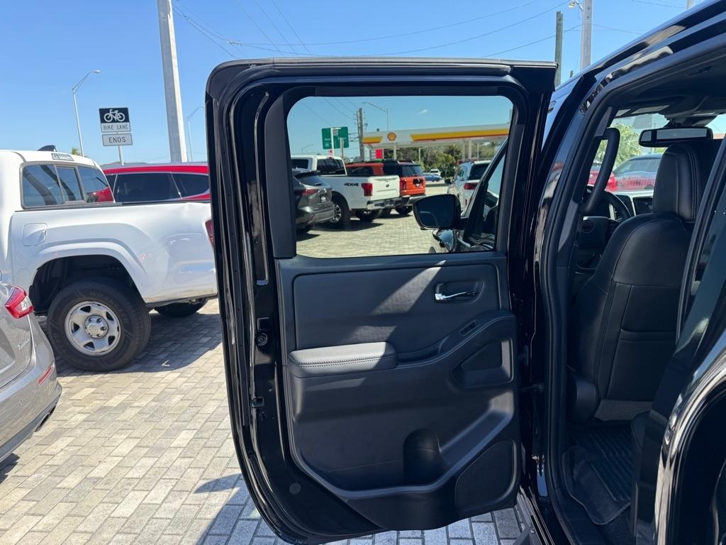 Nissan Frontier Crew Cab 4x4 PRO-4X Auto 2022
