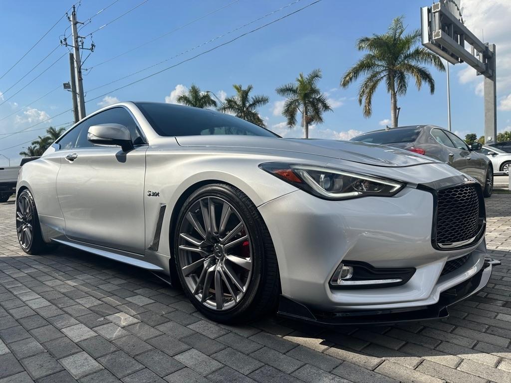 Infiniti Q60 Red Sport 400 RWD 2017