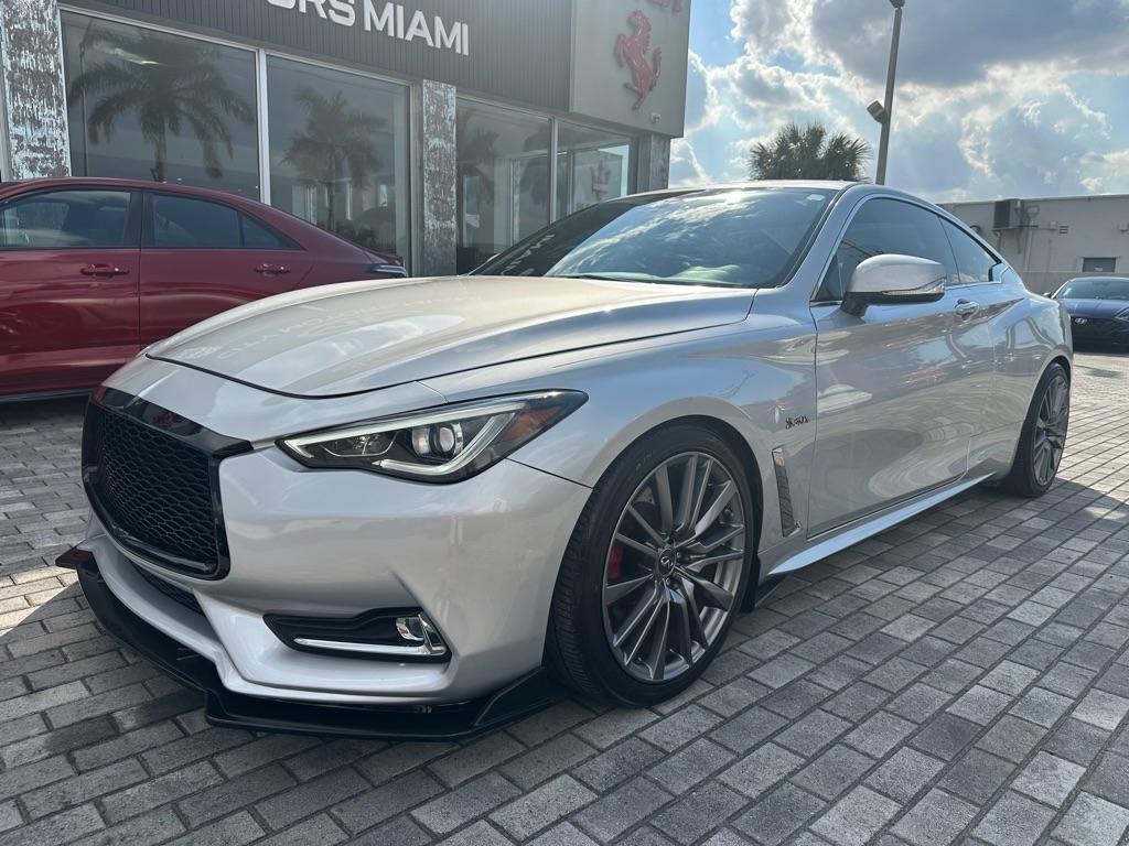 Infiniti Q60 Red Sport 400 RWD 2017