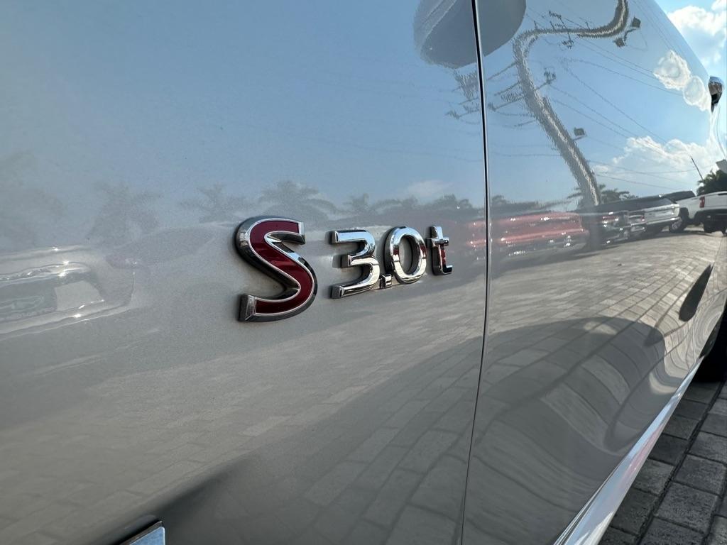 Infiniti Q60 Red Sport 400 RWD 2017