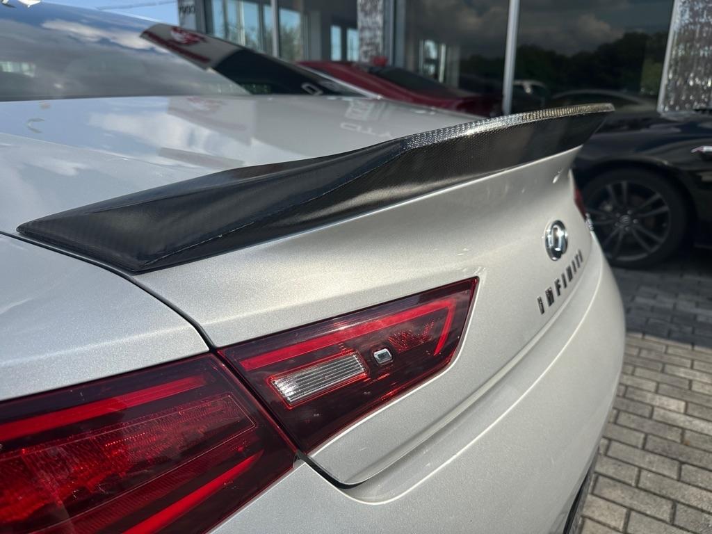 Infiniti Q60 Red Sport 400 RWD 2017