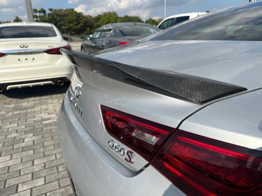 Infiniti Q60 Red Sport 400 RWD 2017