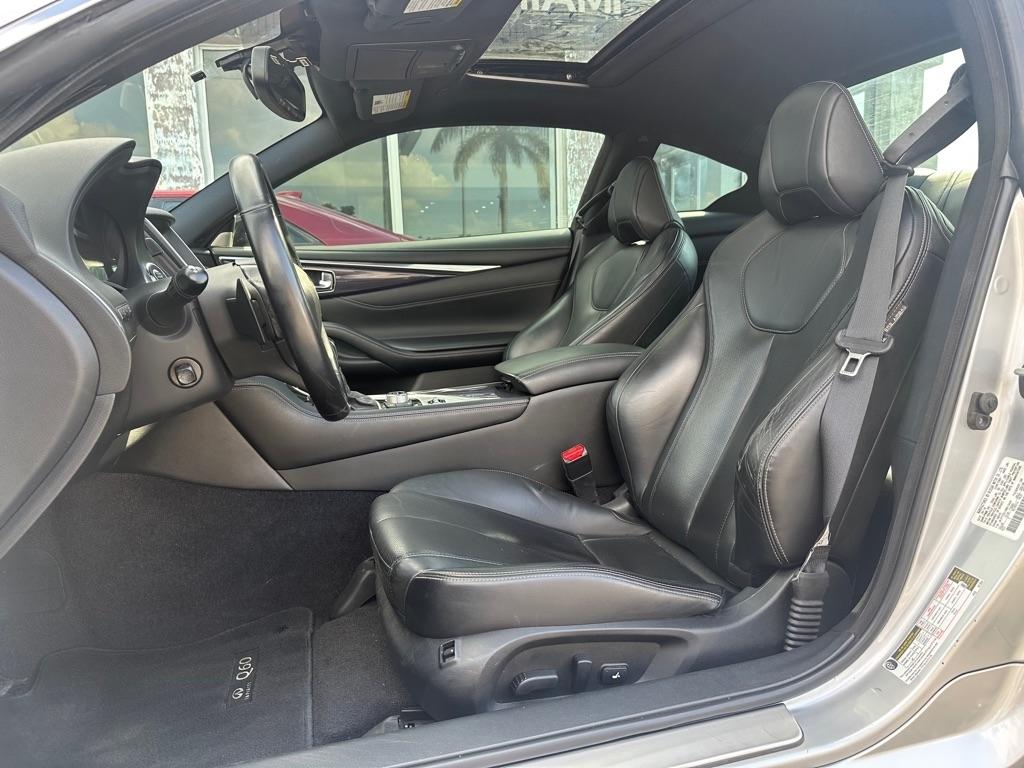 Infiniti Q60 Red Sport 400 RWD 2017