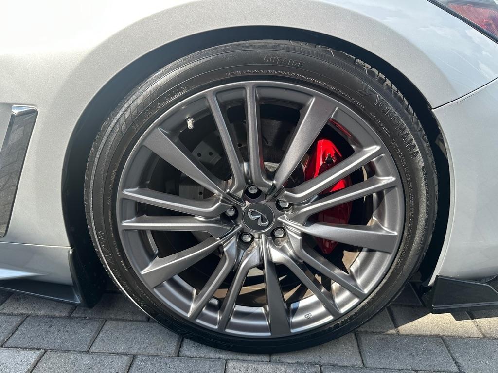 Infiniti Q60 Red Sport 400 RWD 2017