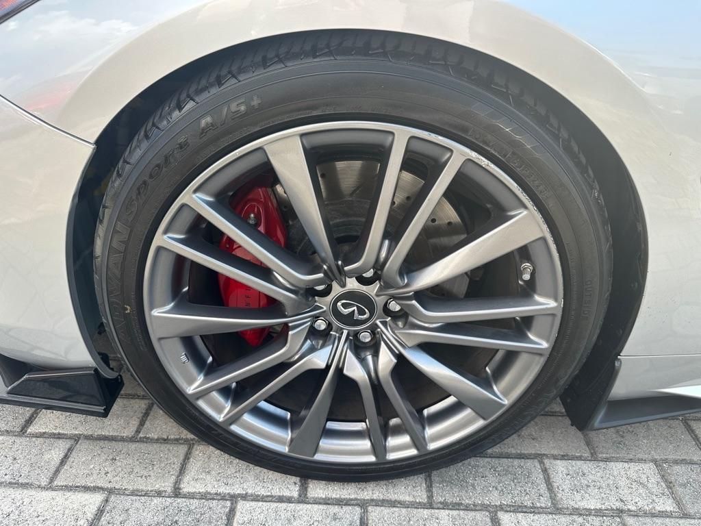 Infiniti Q60 Red Sport 400 RWD 2017