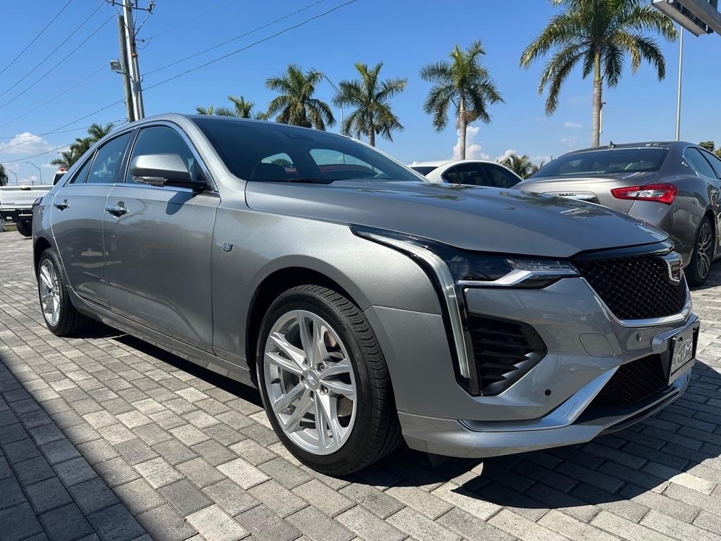 2025 Cadillac CT4 4dr Sdn Luxury
