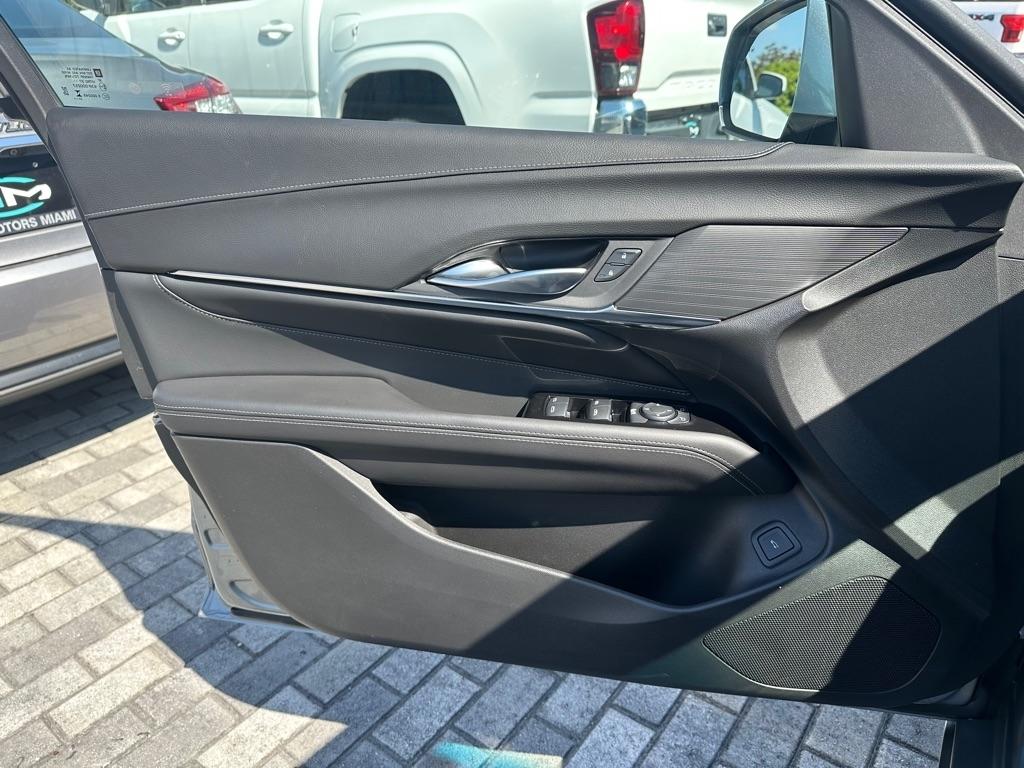 Cadillac CT4 4dr Sdn Luxury 2025