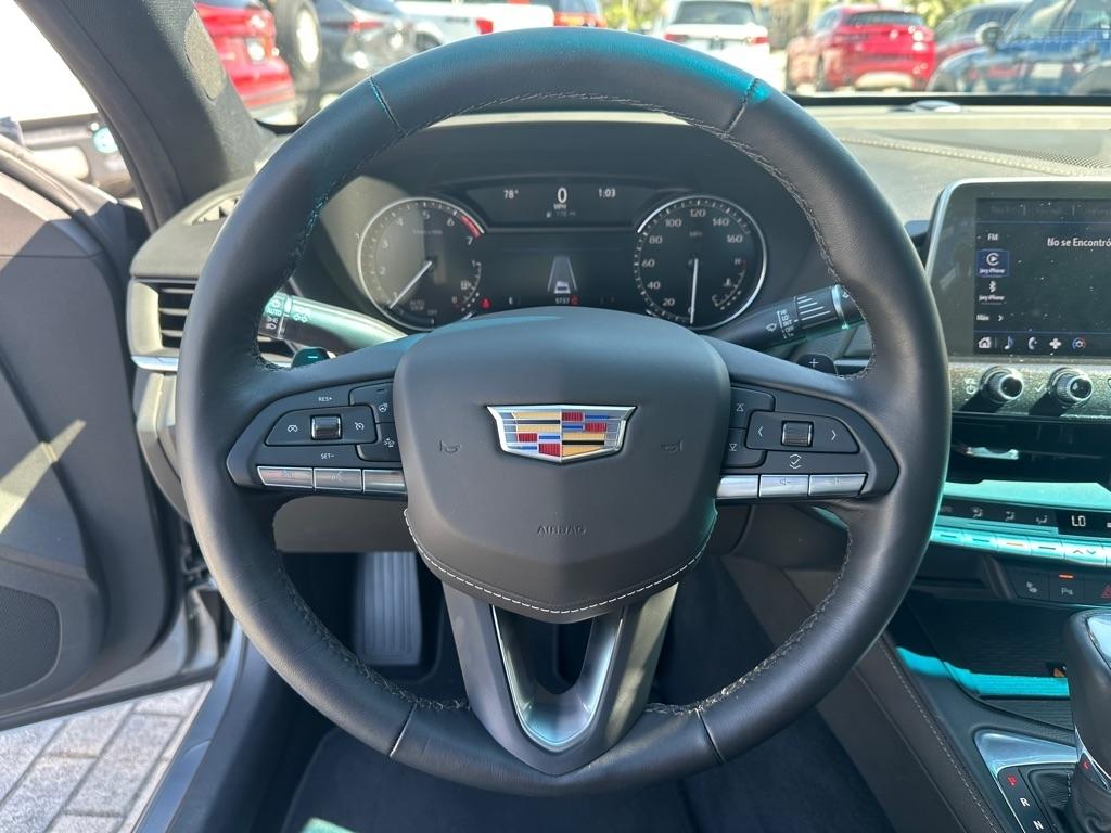 Cadillac CT4 4dr Sdn Luxury 2025