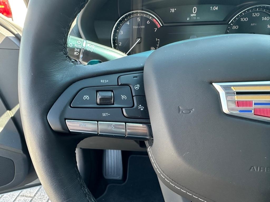 Cadillac CT4 4dr Sdn Luxury 2025