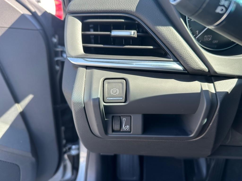 Cadillac CT4 4dr Sdn Luxury 2025