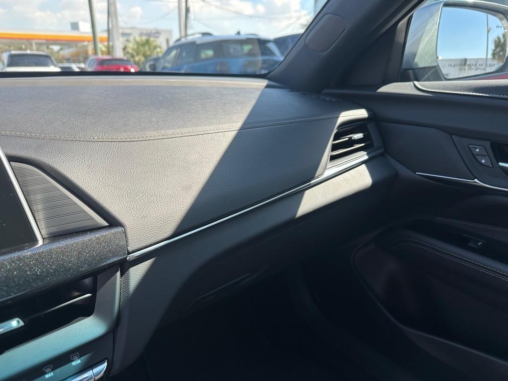 Cadillac CT4 4dr Sdn Luxury 2025