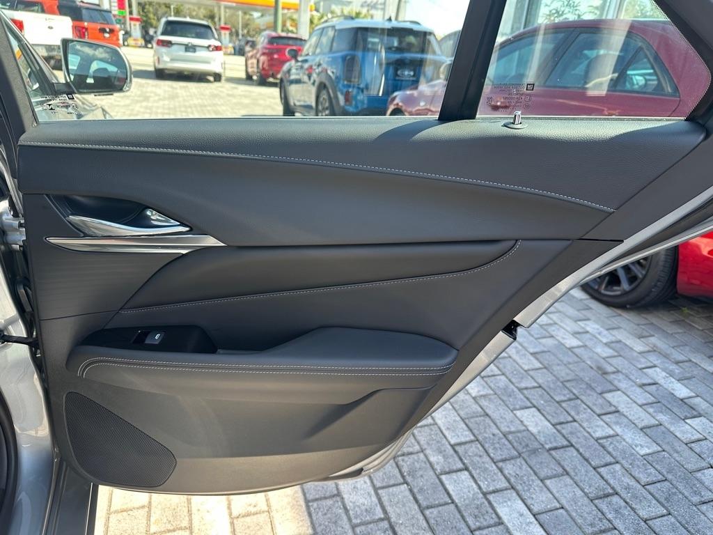 Cadillac CT4 4dr Sdn Luxury 2025