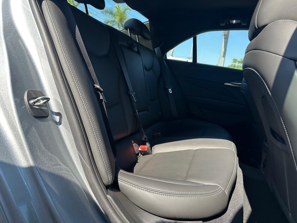 Cadillac CT4 4dr Sdn Luxury 2025