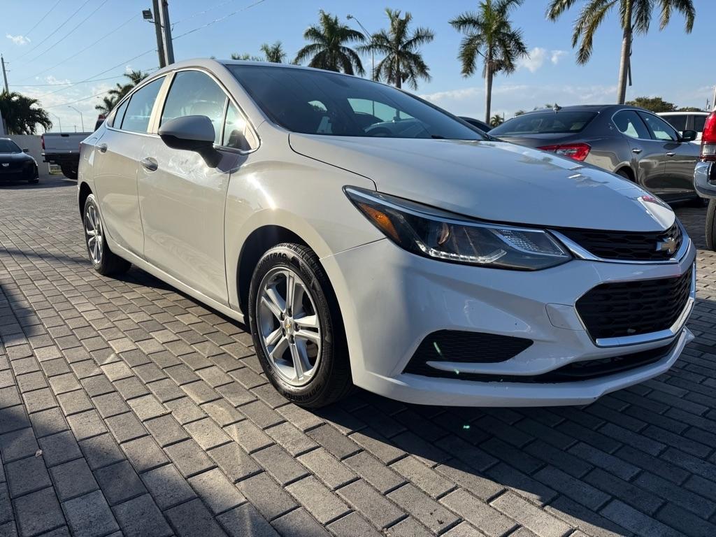 2019 Chevrolet Cruze 4dr Sdn LT