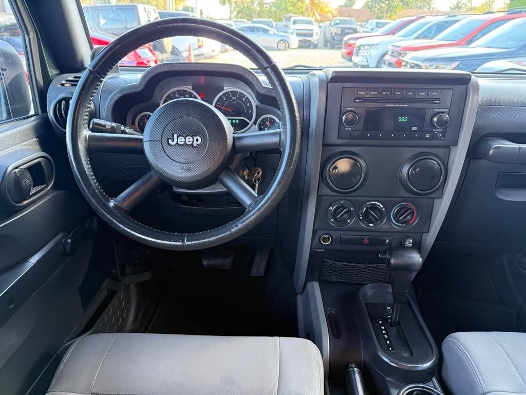 Jeep Wrangler Unlimited RWD 4dr Sport 2010