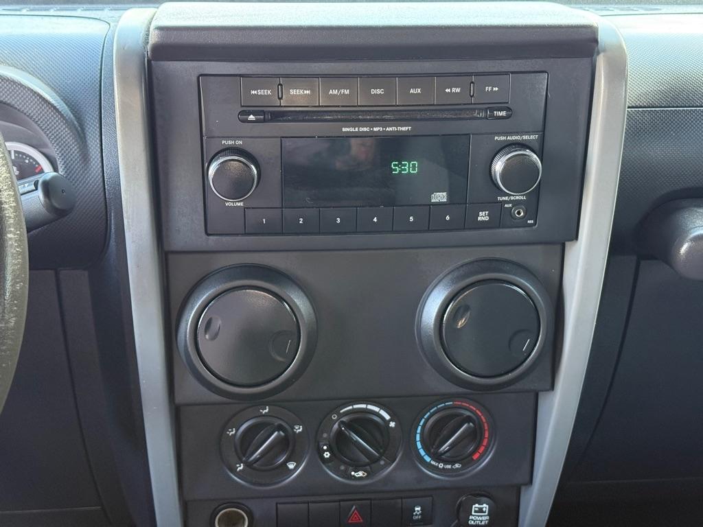 Jeep Wrangler Unlimited RWD 4dr Sport 2010