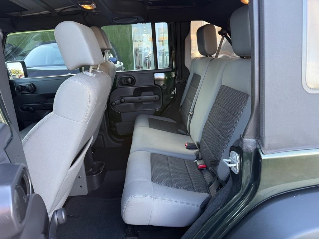 Jeep Wrangler Unlimited RWD 4dr Sport 2010