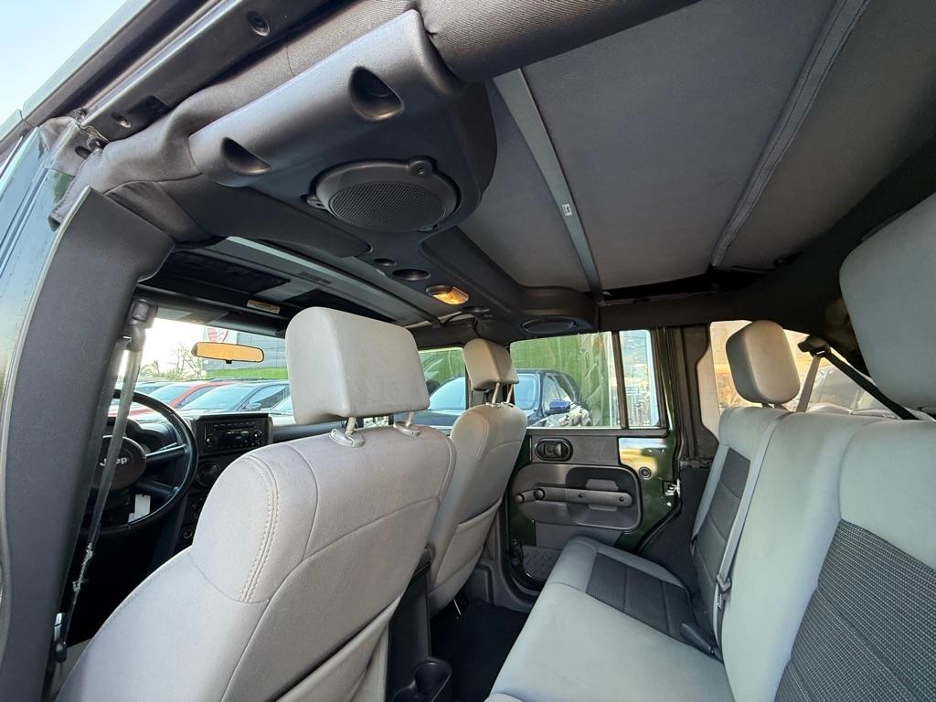 Jeep Wrangler Unlimited RWD 4dr Sport 2010