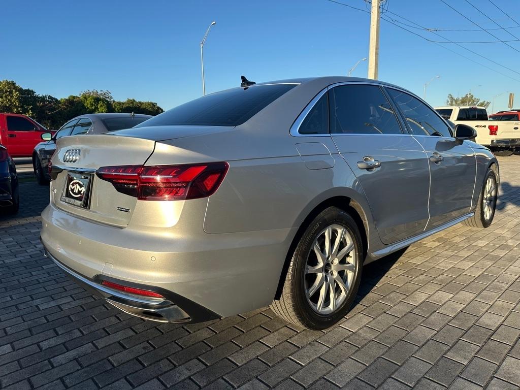 Audi A4 Sedan Premium 40 TFSI quattro 2023