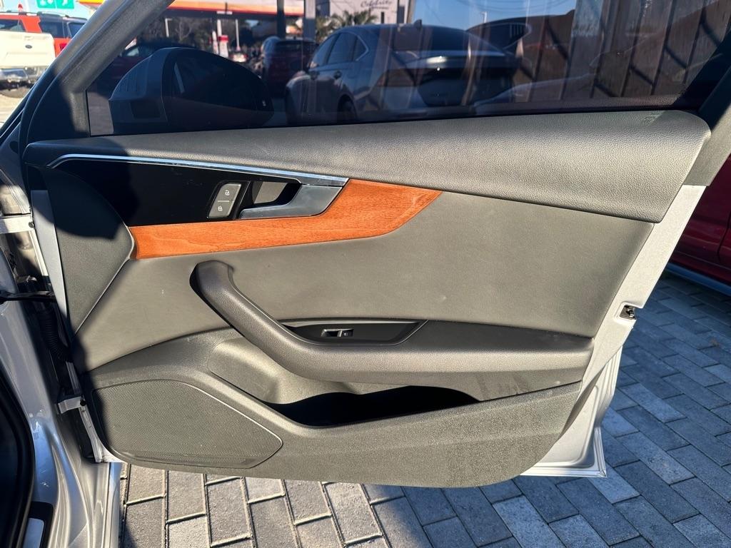 Audi A4 Sedan Premium 40 TFSI quattro 2023