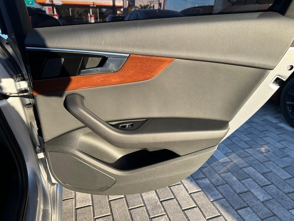 Audi A4 Sedan Premium 40 TFSI quattro 2023