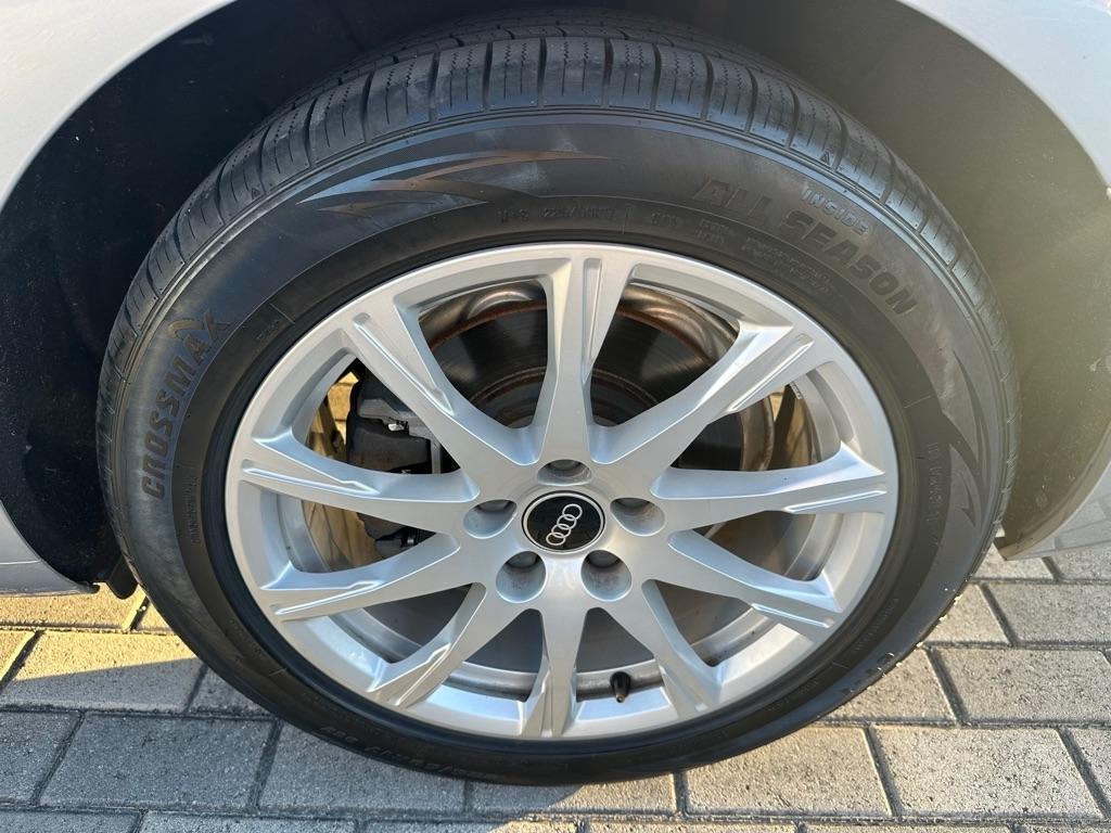 Audi A4 Sedan Premium 40 TFSI quattro 2023