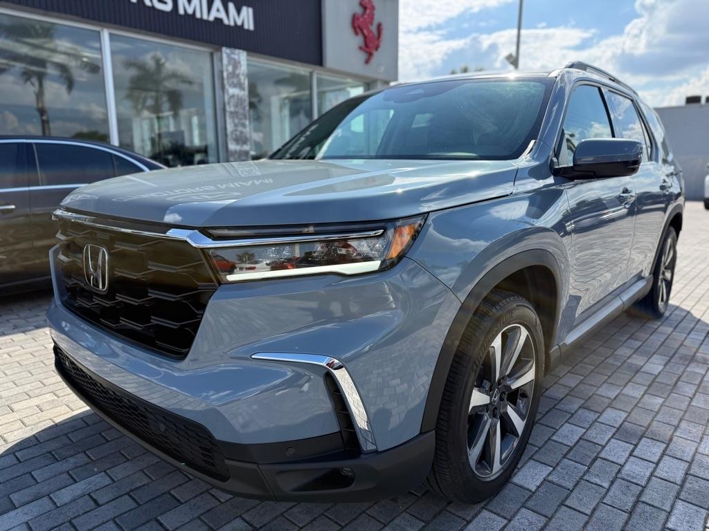 Honda Pilot Touring AWD 2025