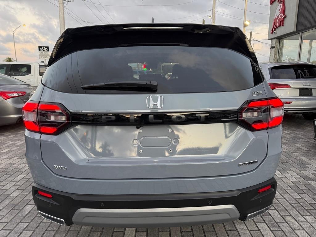 Honda Pilot Touring AWD 2025