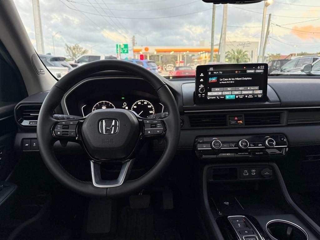 Honda Pilot Touring AWD 2025