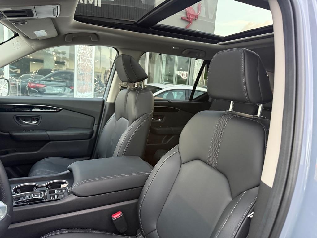 Honda Pilot Touring AWD 2025