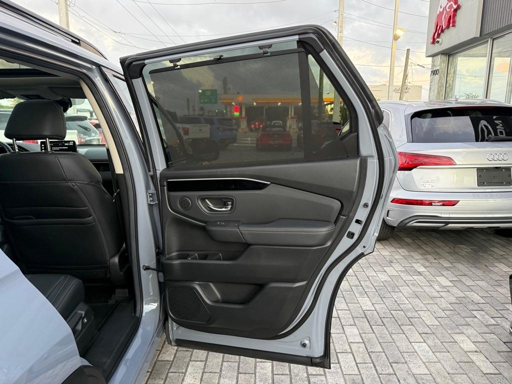 Honda Pilot Touring AWD 2025