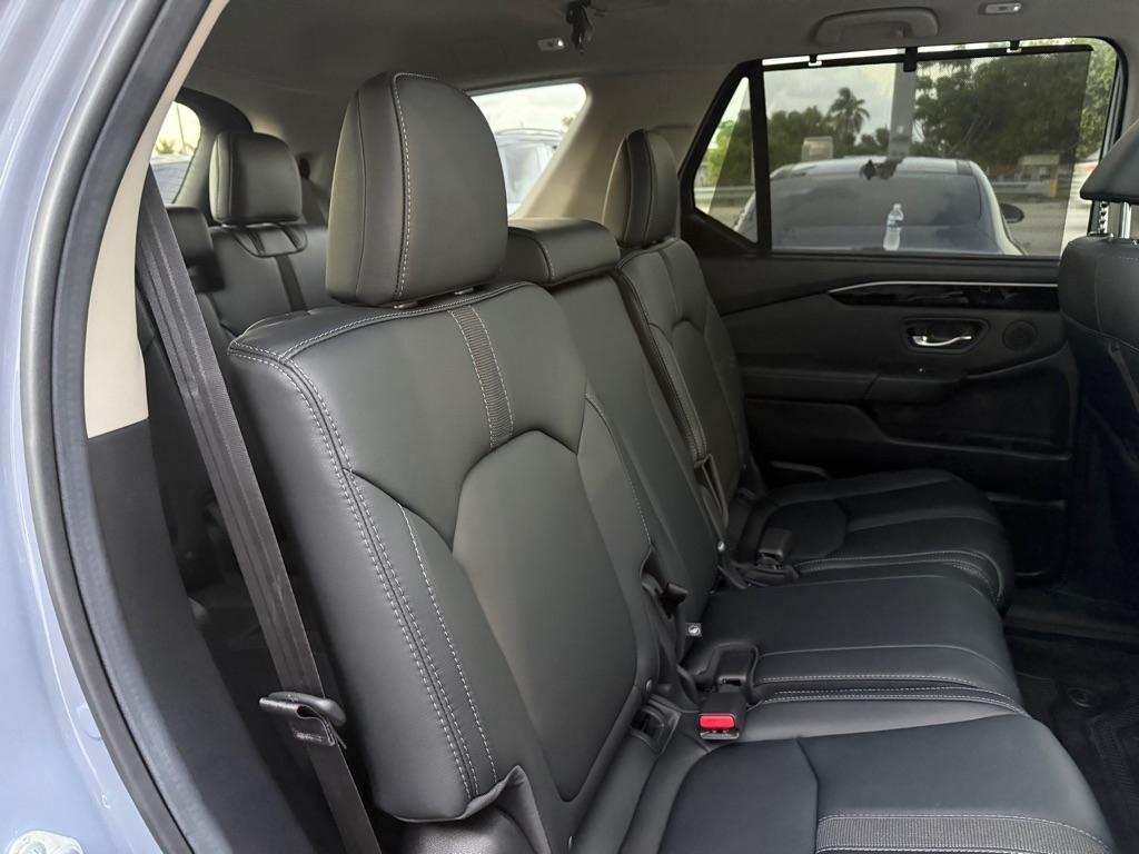 Honda Pilot Touring AWD 2025