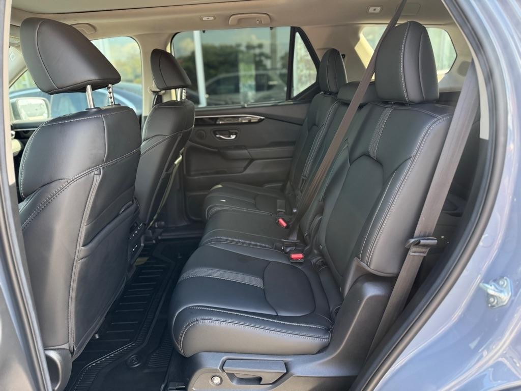 Honda Pilot Touring AWD 2025