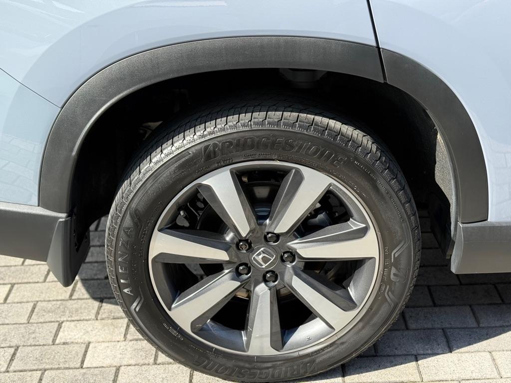 Honda Pilot Touring AWD 2025