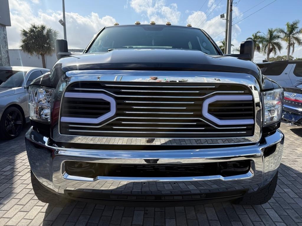 RAM 2500 Tradesman 4x4 Crew Cab 6'4" Box 2017